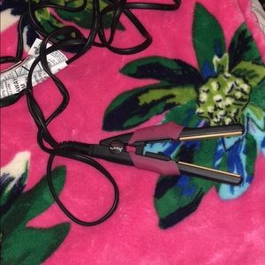 Straightener/ flat iron